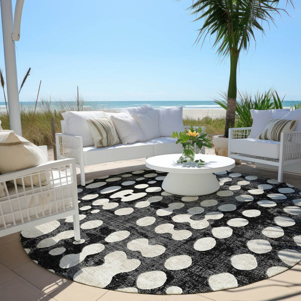 Homeroots 3' Artichoke Green Abstract Washable Area Rug – Stylish Indoor/Outdoor Décor For High Traffic Areas 8' Round Polyester 590927