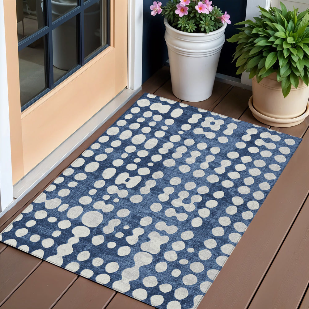 Homeroots 3' Artichoke Green Abstract Washable Area Rug – Stylish Indoor/Outdoor Décor For High Traffic Areas 3' X 5' Polyester 590961