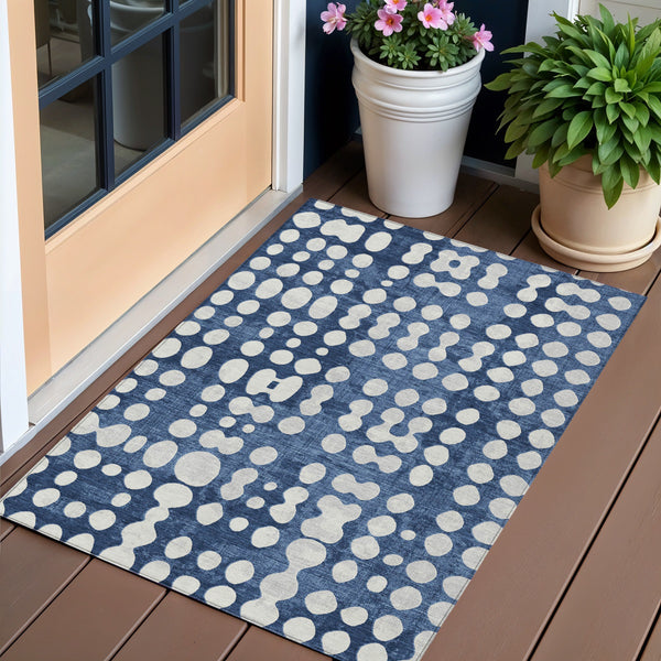 Homeroots 3' Artichoke Green Abstract Washable Area Rug – Stylish Indoor/Outdoor Décor For High Traffic Areas 3' X 5' Polyester 590961