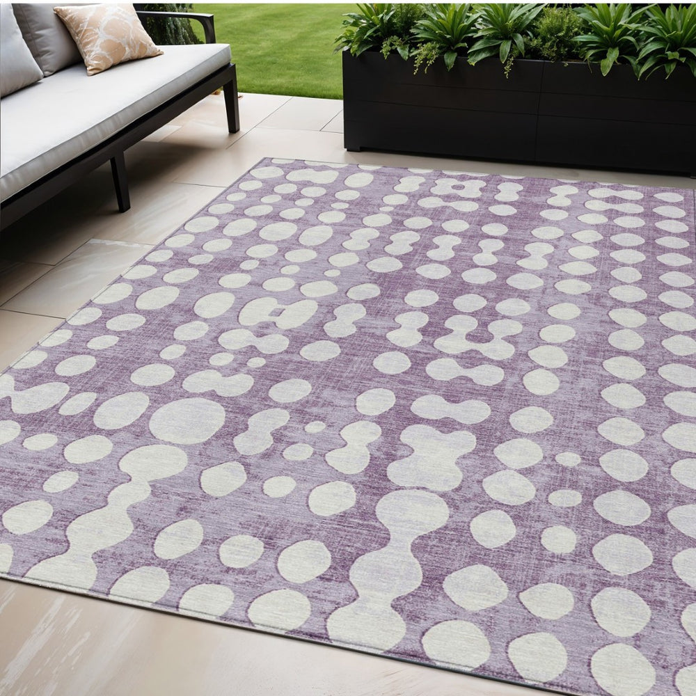 HomeRoots 5' Purple and Ivory Abstract Area Rug - Washable, Durable, Perfect for Indoor and Outdoor Spaces 5' X 8' 590968