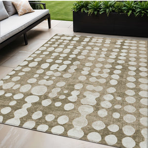 Homeroots 3' Artichoke Green Abstract Washable Area Rug – Stylish Indoor/Outdoor Décor For High Traffic Areas 5' X 8' Polyester 590986