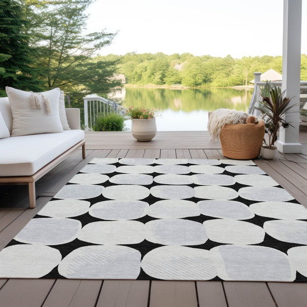 Homeroots 3' Beige And Brown Abstract Washable Area Rug - Stylish Indoor Outdoor Decor For All Spaces 3' X 5' Polyester 590997