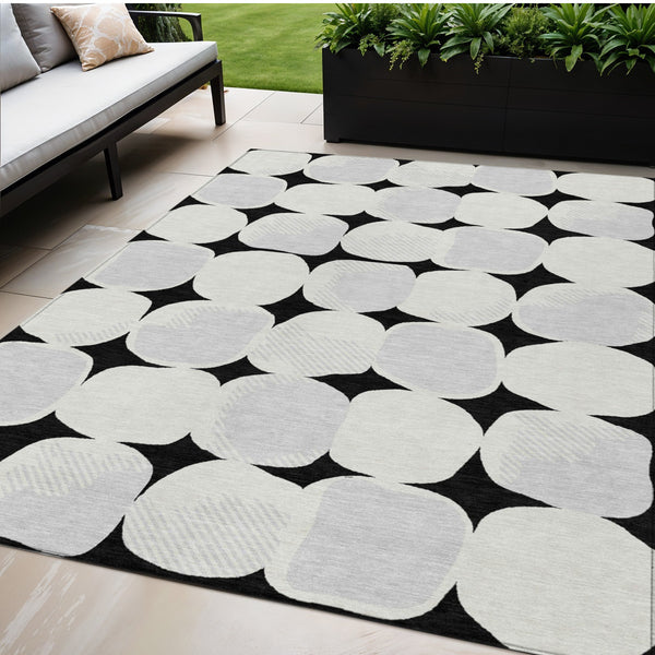 Homeroots 3' Beige And Brown Abstract Washable Area Rug - Stylish Indoor Outdoor Decor For All Spaces 5' X 8' Polyester 590998