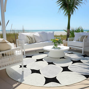 Homeroots 3' Beige And Brown Abstract Washable Area Rug - Stylish Indoor Outdoor Decor For All Spaces 8' Round Polyester 590999