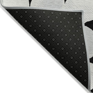 Homeroots 3' Beige And Brown Abstract Washable Area Rug - Stylish Indoor Outdoor Decor For All Spaces 8' X 10' Polyester 591000