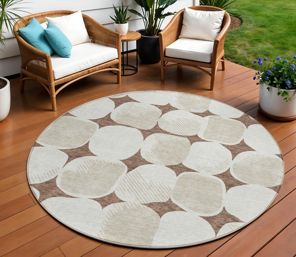 Homeroots 3' Beige And Brown Abstract Washable Area Rug - Stylish Indoor Outdoor Decor For All Spaces 8' Round Polyester 591011