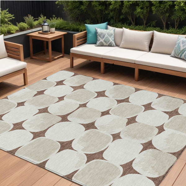 Homeroots 3' Beige And Brown Abstract Washable Area Rug - Stylish Indoor Outdoor Decor For All Spaces 8' X 10' Polyester 591012