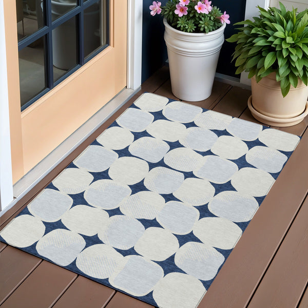 Homeroots 3' Beige And Brown Abstract Washable Area Rug - Stylish Indoor Outdoor Decor For All Spaces 3' X 5' Polyester 591045