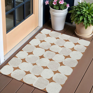 Homeroots 3' Beige And Brown Abstract Washable Area Rug - Stylish Indoor Outdoor Decor For All Spaces 3' X 5' Polyester 591057