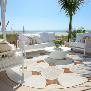 Homeroots 3' Beige And Brown Abstract Washable Area Rug - Stylish Indoor Outdoor Decor For All Spaces 8' Round Polyester 591059