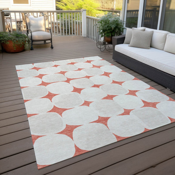 Homeroots 3' Beige And Brown Abstract Washable Area Rug - Stylish Indoor Outdoor Decor For All Spaces 8' X 10' Polyester 591066