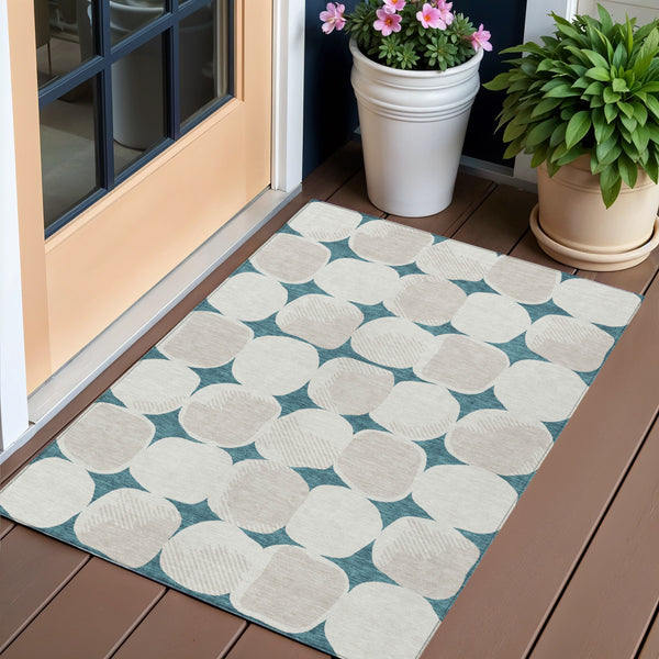 Homeroots 3' Beige And Brown Abstract Washable Area Rug - Stylish Indoor Outdoor Decor For All Spaces 3' X 5' Polyester 591069