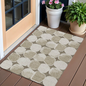 Homeroots 3' Beige And Brown Abstract Washable Area Rug - Stylish Indoor Outdoor Decor For All Spaces 3' X 5' Polyester 591075