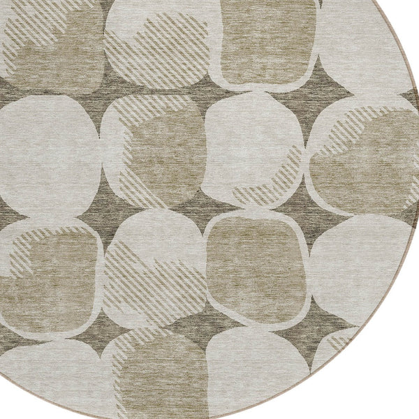 Homeroots 3' Beige And Brown Abstract Washable Area Rug - Stylish Indoor Outdoor Decor For All Spaces 8' Round Polyester 591077