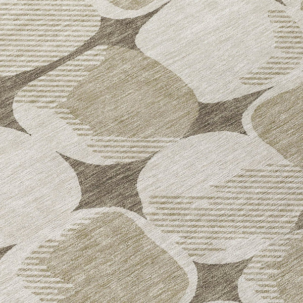 Homeroots 3' Beige And Brown Abstract Washable Area Rug - Stylish Indoor Outdoor Decor For All Spaces 8' Round Polyester 591077