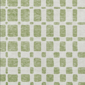 Homeroots 3' Artichoke Green Geometric Indoor Outdoor Area Rug - Stylish, Washable, And Durable For Any Space 3' X 5' Polyester 591081