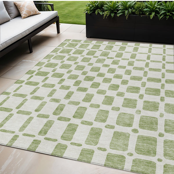 Homeroots 3' Artichoke Green Geometric Indoor Outdoor Area Rug - Stylish, Washable, And Durable For Any Space 5' X 8' Polyester 591082