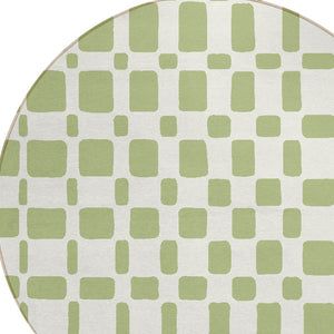 Homeroots 3' Artichoke Green Geometric Indoor Outdoor Area Rug - Stylish, Washable, And Durable For Any Space 8' Round Polyester 591083