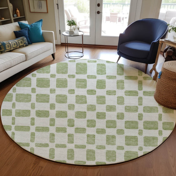 Homeroots 3' Artichoke Green Geometric Indoor Outdoor Area Rug - Stylish, Washable, And Durable For Any Space 8' Round Polyester 591083