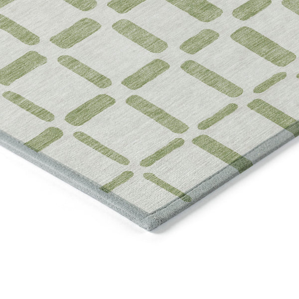 Homeroots 3' Artichoke Green Geometric Indoor Outdoor Area Rug - Stylish, Washable, And Durable For Any Space 8' X 10' Polyester 591084