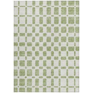 Homeroots 3' Artichoke Green Geometric Indoor Outdoor Area Rug - Stylish, Washable, And Durable For Any Space 9' X 12' Polyester 591085