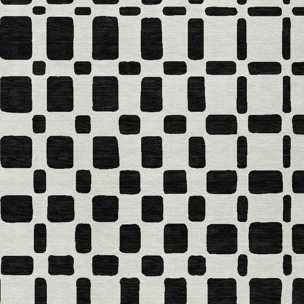 Homeroots 3' Artichoke Green Geometric Indoor Outdoor Area Rug - Stylish, Washable, And Durable For Any Space 3' X 5' Polyester 591087