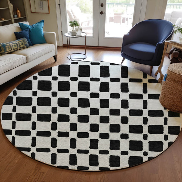 Homeroots 3' Artichoke Green Geometric Indoor Outdoor Area Rug - Stylish, Washable, And Durable For Any Space 8' Round Polyester 591089