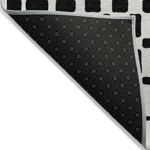 Homeroots 3' Artichoke Green Geometric Indoor Outdoor Area Rug - Stylish, Washable, And Durable For Any Space 10' X 14' Polyester 591092