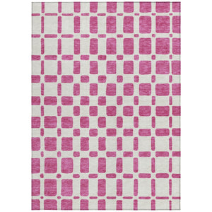 Homeroots 3' Artichoke Green Geometric Indoor Outdoor Area Rug - Stylish, Washable, And Durable For Any Space 5' X 8' Polyester 591094