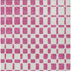 Homeroots 3' Artichoke Green Geometric Indoor Outdoor Area Rug - Stylish, Washable, And Durable For Any Space 5' X 8' Polyester 591094