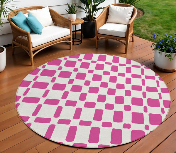 Homeroots 3' Artichoke Green Geometric Indoor Outdoor Area Rug - Stylish, Washable, And Durable For Any Space 8' Round Polyester 591095