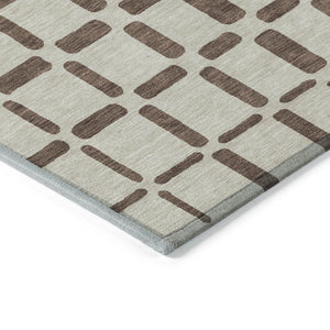 Homeroots 3' Artichoke Green Geometric Indoor Outdoor Area Rug - Stylish, Washable, And Durable For Any Space 3' X 5' Polyester 591099