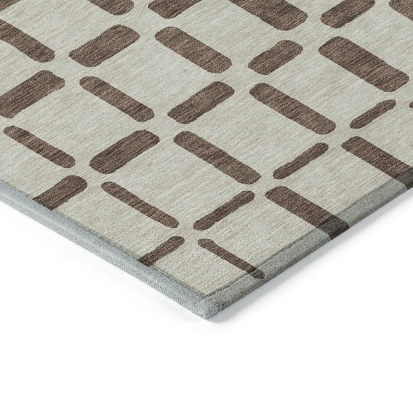 Homeroots 3' Artichoke Green Geometric Indoor Outdoor Area Rug - Stylish, Washable, And Durable For Any Space 9' X 12' Polyester 591103