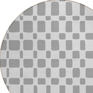 Homeroots 3' Artichoke Green Geometric Indoor Outdoor Area Rug - Stylish, Washable, And Durable For Any Space 8' Round Polyester 591107