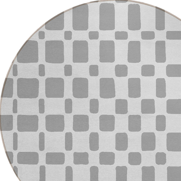 Homeroots 3' Artichoke Green Geometric Indoor Outdoor Area Rug - Stylish, Washable, And Durable For Any Space 8' Round Polyester 591107