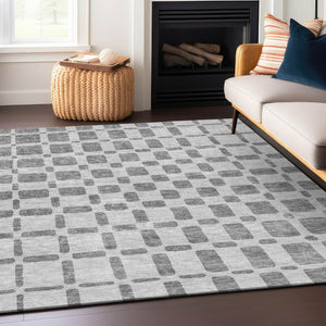 Homeroots 3' Artichoke Green Geometric Indoor Outdoor Area Rug - Stylish, Washable, And Durable For Any Space 9' X 12' Polyester 591109