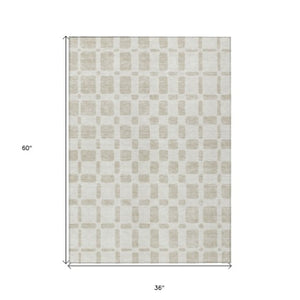 Homeroots 3' Artichoke Green Geometric Indoor Outdoor Area Rug - Stylish, Washable, And Durable For Any Space 3' X 5' Polyester 591111