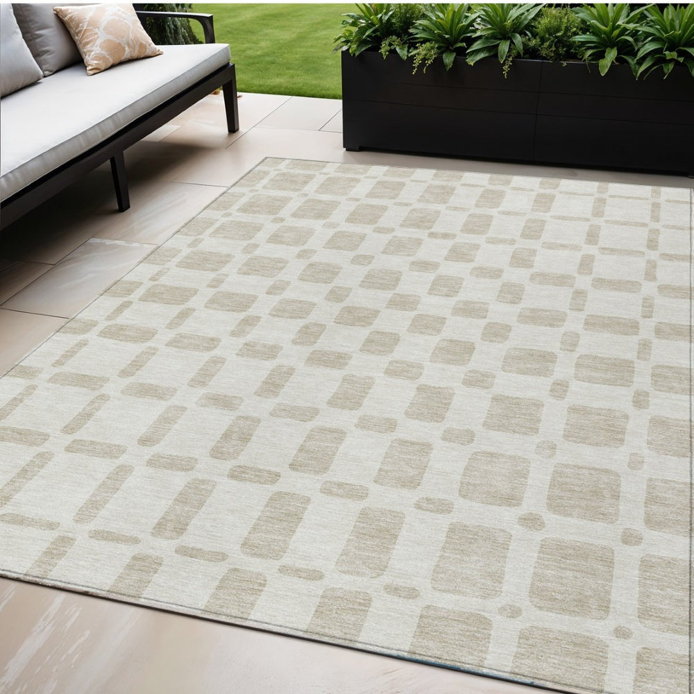 HomeRoots 5' Stylish Ivory and Brown Geometric Indoor Outdoor Rug – Durable, Washable, Perfect for Any Space 5' X 8' 591112
