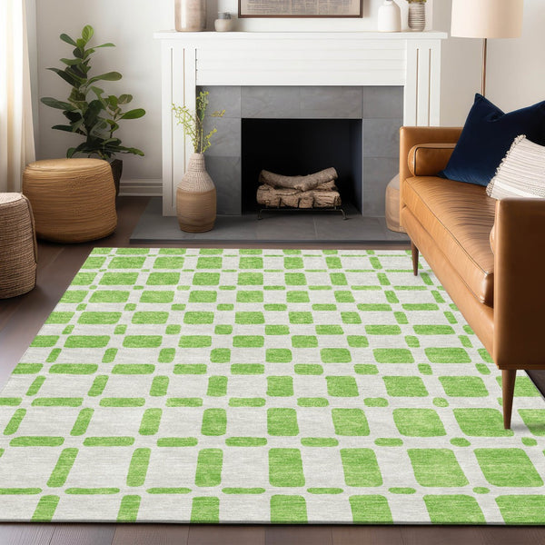 Homeroots 3' Artichoke Green Geometric Indoor Outdoor Area Rug - Stylish, Washable, And Durable For Any Space 3' X 5' Polyester 591117