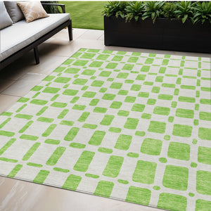 Homeroots 3' Artichoke Green Geometric Indoor Outdoor Area Rug - Stylish, Washable, And Durable For Any Space 5' X 8' Polyester 591118