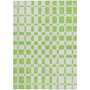 Homeroots 3' Artichoke Green Geometric Indoor Outdoor Area Rug - Stylish, Washable, And Durable For Any Space 8' X 10' Polyester 591120