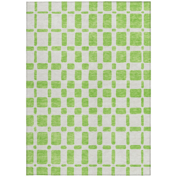 Homeroots 3' Artichoke Green Geometric Indoor Outdoor Area Rug - Stylish, Washable, And Durable For Any Space 8' X 10' Polyester 591120