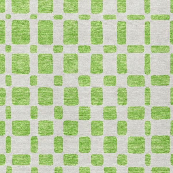 Homeroots 3' Artichoke Green Geometric Indoor Outdoor Area Rug - Stylish, Washable, And Durable For Any Space 8' X 10' Polyester 591120