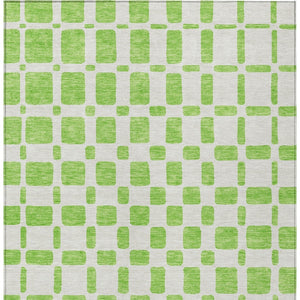 Homeroots 3' Artichoke Green Geometric Indoor Outdoor Area Rug - Stylish, Washable, And Durable For Any Space 10' X 14' Polyester 591122