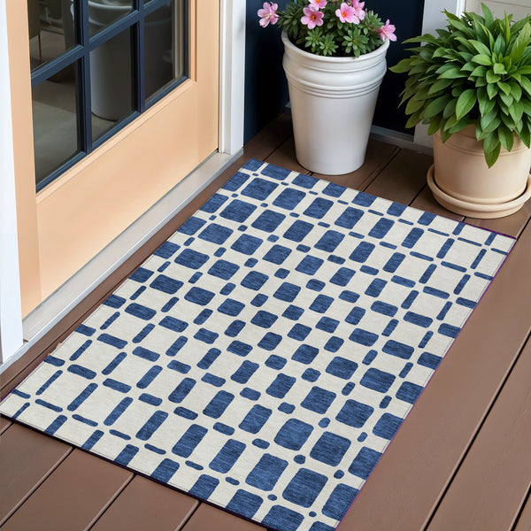 Homeroots 3' Artichoke Green Geometric Indoor Outdoor Area Rug - Stylish, Washable, And Durable For Any Space 3' X 5' Polyester 591123