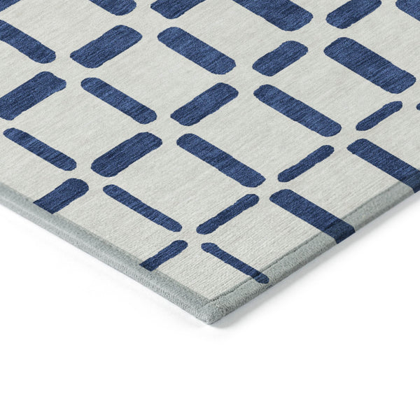 Homeroots 3' Artichoke Green Geometric Indoor Outdoor Area Rug - Stylish, Washable, And Durable For Any Space 3' X 5' Polyester 591123