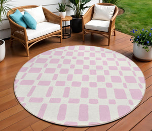 Homeroots 3' Artichoke Green Geometric Indoor Outdoor Area Rug - Stylish, Washable, And Durable For Any Space 8' Round Polyester 591137