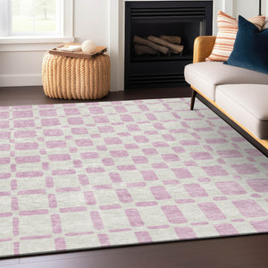 Homeroots 3' Artichoke Green Geometric Indoor Outdoor Area Rug - Stylish, Washable, And Durable For Any Space 10' X 14' Polyester 591140