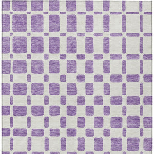 Homeroots 3' Artichoke Green Geometric Indoor Outdoor Area Rug - Stylish, Washable, And Durable For Any Space 5' X 8' Polyester 591142