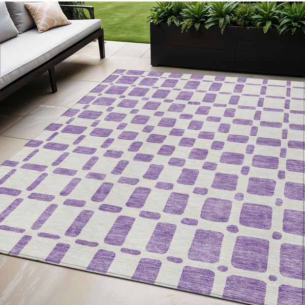 Homeroots 3' Artichoke Green Geometric Indoor Outdoor Area Rug - Stylish, Washable, And Durable For Any Space 5' X 8' Polyester 591142